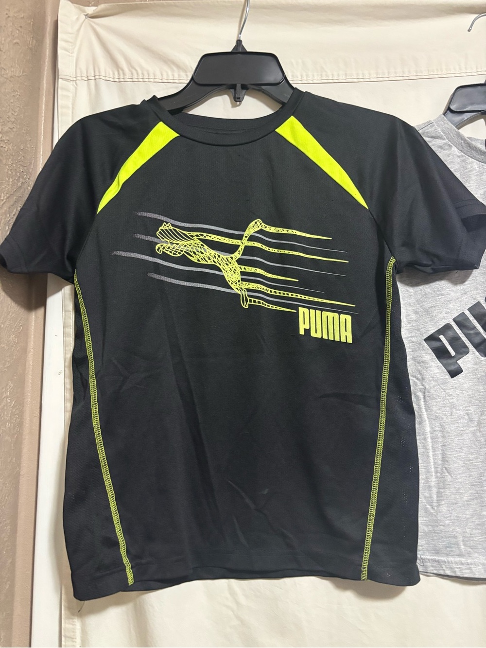 Puma Lot Short Sleeve T-Shirts-Youth Medium - Picture 2 of 4